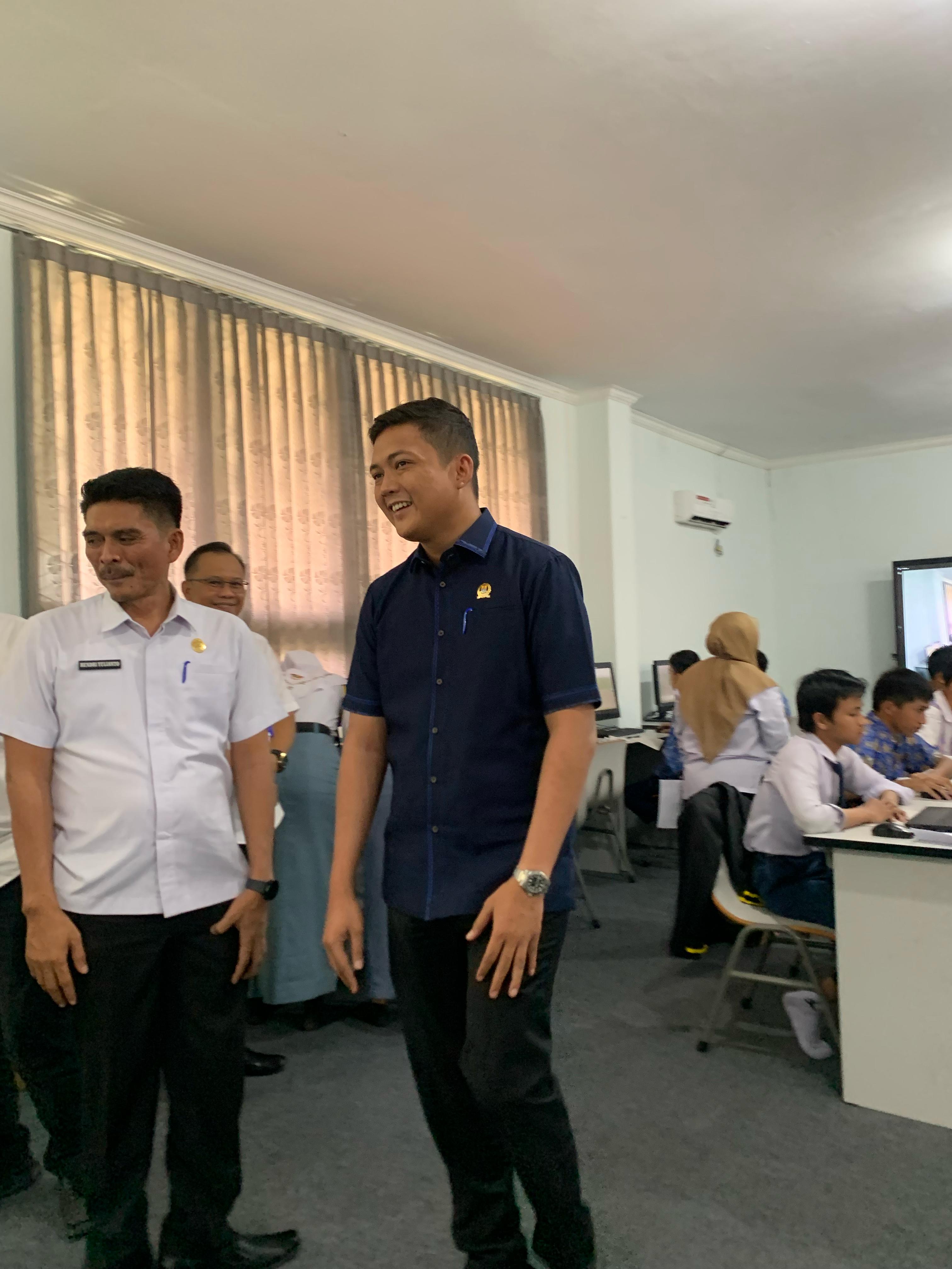 Ketua DPRD Provinsi Jambi Pantau Pelaksanaan Tes CAT PPDB SMA Titian Teras