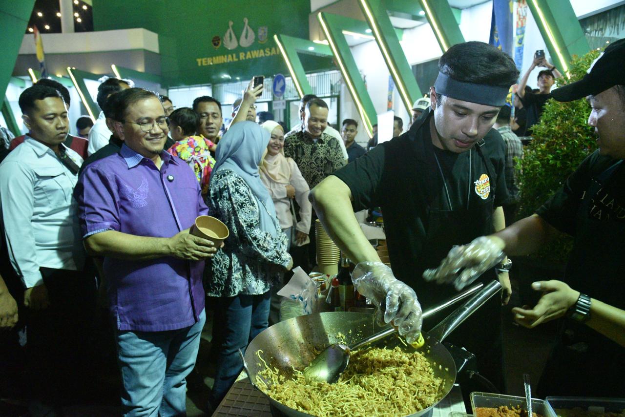 Walikota Maulana Buka Festival Tumpah Ruah