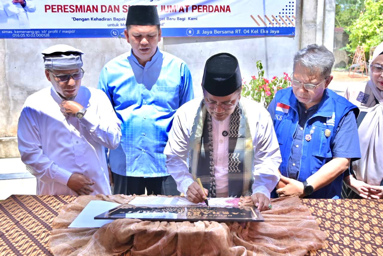 Usai Pimpin Shalat Jumat Perdana, Wali Kota Maulana Resmikan Masjid Ashabul Kahfi