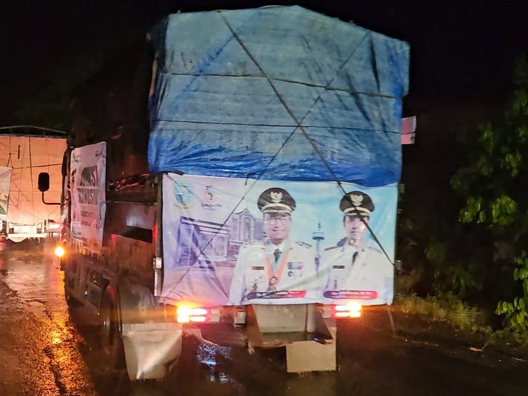 Konvoi Bantuan Kemanusiaan Pemkot Jambi Terobos Hujan, Target Sore Sampai Sumbar