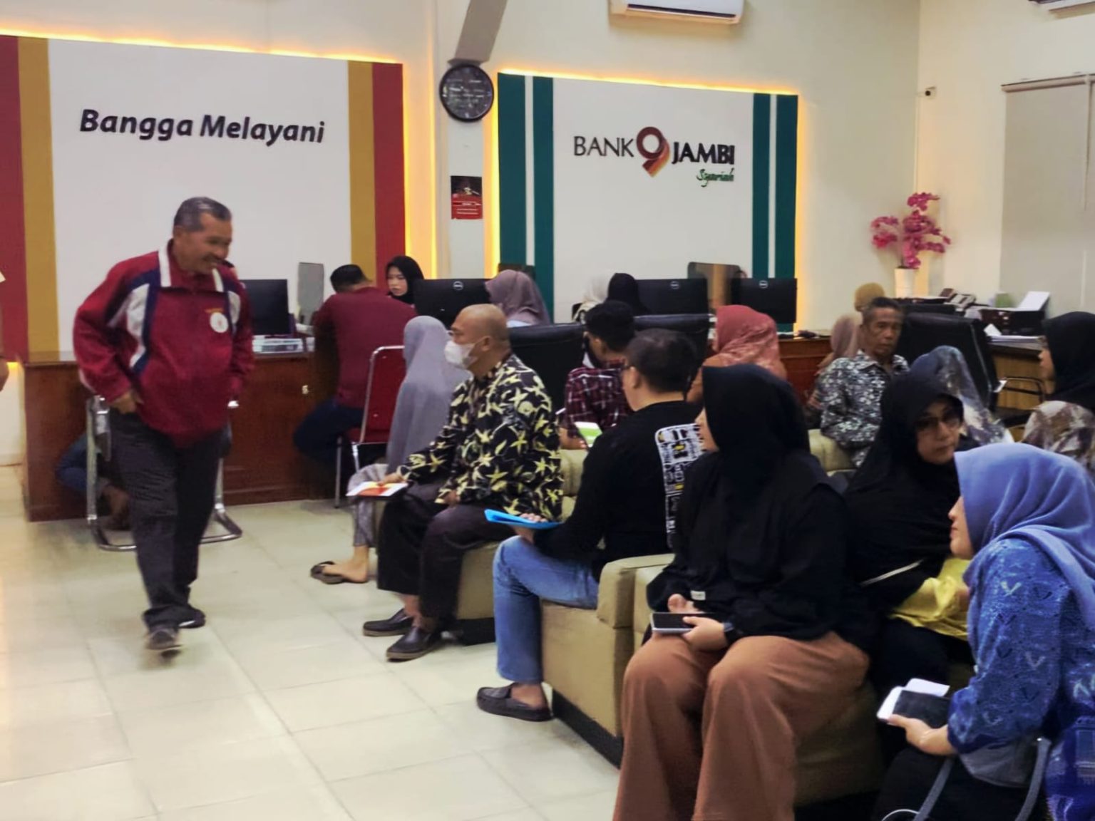 Bank Jambi Kembalikan 100 Persen Dana Nasabah Pasca Insiden Siber
