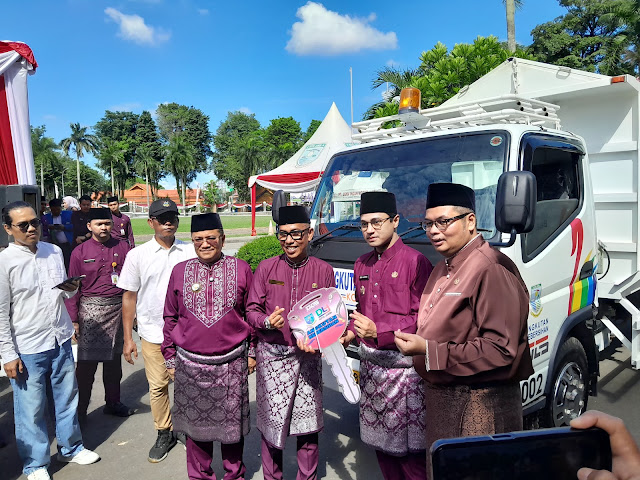 Pemkot Jambi Launching Armada Pengangkut Sampah Baru
